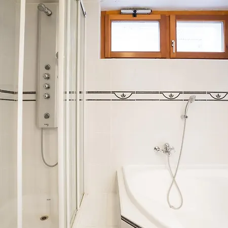 Chalet Grimaud בקתה *